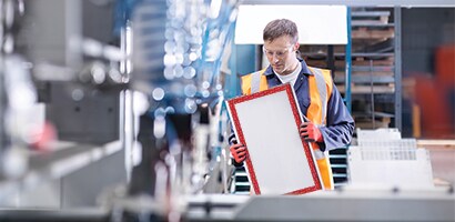 Klebebänder und Klebstoffe für die Metallverarbeitung

