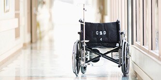 Rollstuhl im Krankenhaus
