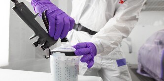 Die 3M™ Hochleistungslackierpistole ermöglicht schnellere Zyklen und höheren Durchsatz
