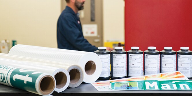 Materialien für den Druck von Verkehrszeichen

