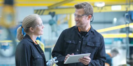 Eine Besprechung mit einem Systemintegrator
