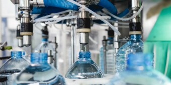 3M Filtrationsprodukte und -anwendungen für die Herstellung von abgefülltem Wasser
