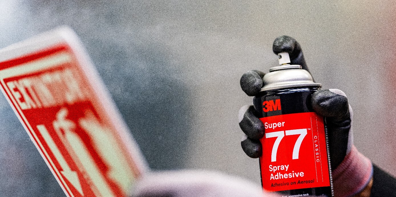 3M™ Super 77™ Universal-Sprühklebstoff	
