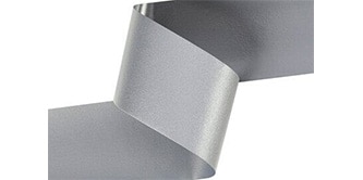 Bild zeigt 3M™ Scotchlite™ Reflective Material - Schwer entflammbarer Transferfilm 9745 in Nahaufnahme
