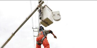 Abseil- und Rettungsvorrichtungen zur Absturzsicherung und für Engraum
