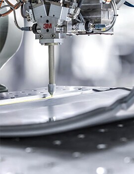 Automatisierte Anwendung Strukturklebstoff
