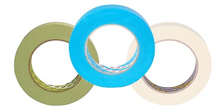 Bild zeigt eine Palette von Abdeckbändern, die bei der Autoreparatur verwendet werden
