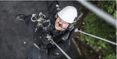 Beratung zu Rettungsplänen für Arbeiten an hochgelegenen Arbeitsplätzen
