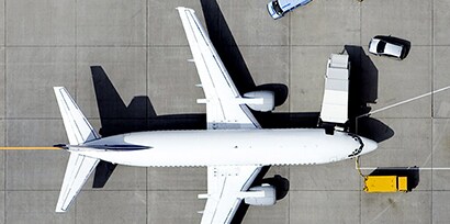 Luftaufnahme eines Flugzeugs
