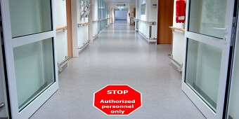 Bild von Innenraum mit Fußboden, Türen, Bodenbeschriftugn 
