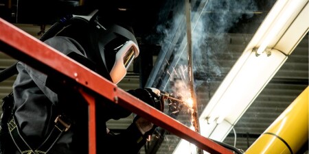 Arbeiten in der Höhe mit Speedglas Schweißmaske
