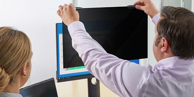 3M™ COMPLY™ Magnetbefestigung für Monitore
