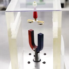 Video-Miniaturansicht einer Demonstration der magnetischen Abschirmung von 3M
