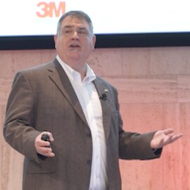 3M Senior Research Scientist John VanDerlofske über Lichtlenkung