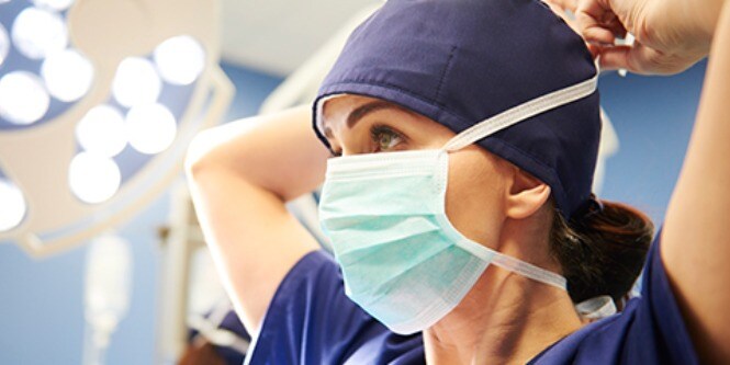 doctor wearing a mask
