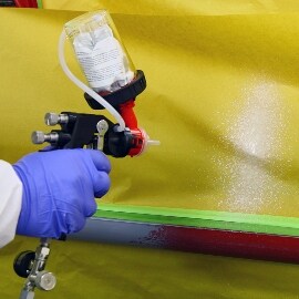 Auftragen einer Schutzbeschichtung mit 3M ™Accuspray™