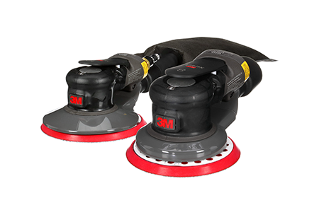 3M Xtract™ Cubitron™ II Gewebescheibe 900DZ auf schwarzem Hintergrund
