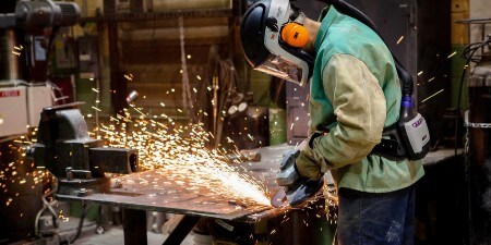 Metallschleifen mit 3M Versaflo
